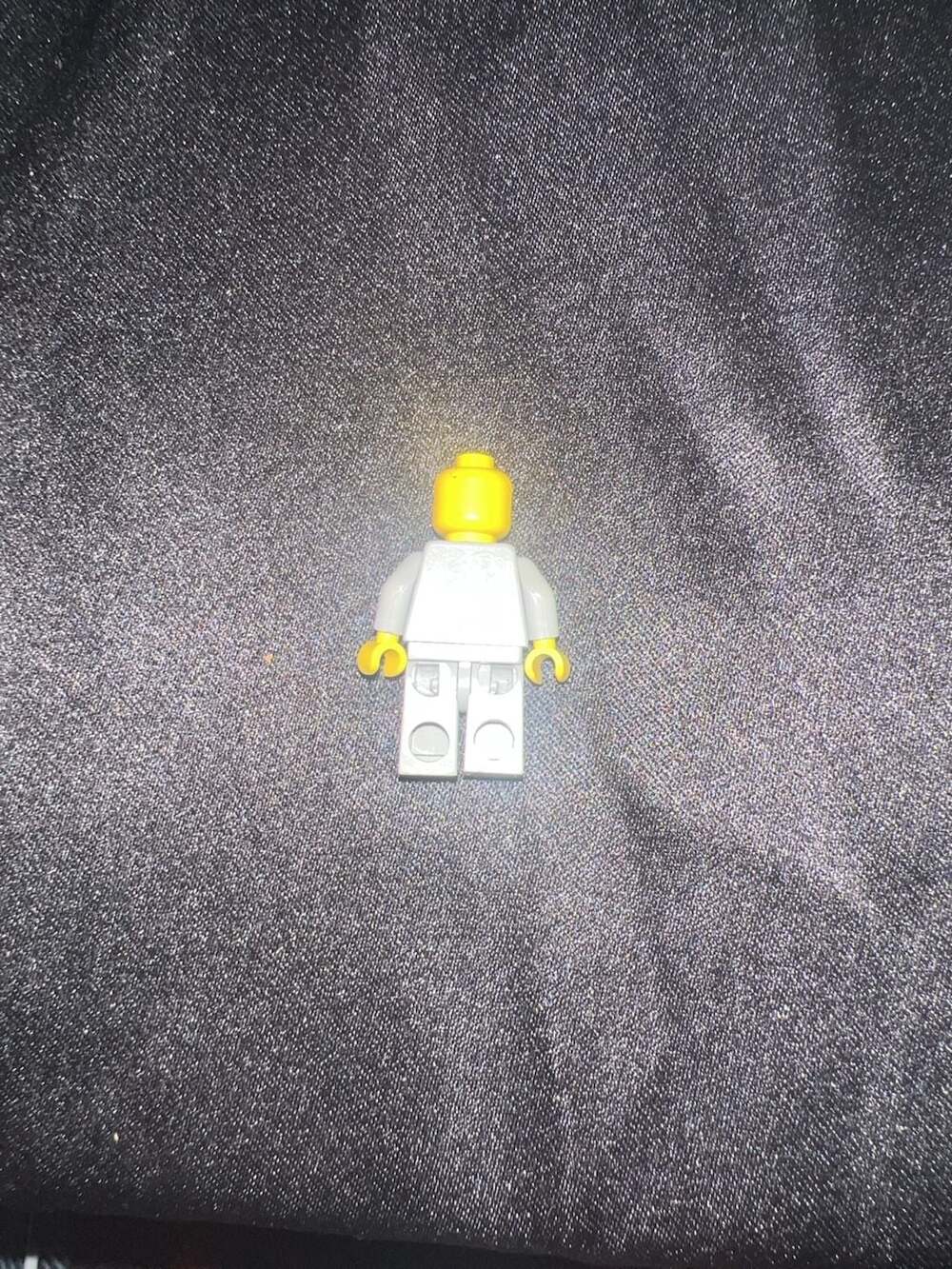LEGO Classic Firefighter Minifigure with Light Gray Coat and Air Gauge Print - Picture 4 of 5